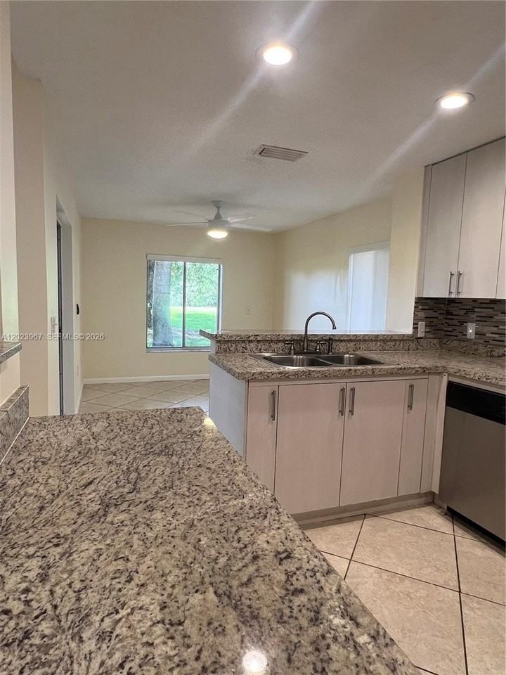 16373 Malibu Dr #51 - Photo 7 of 50
