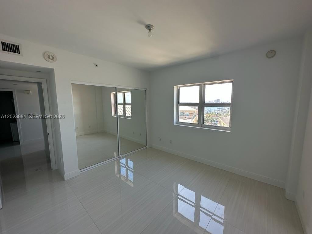 2650 Lake Shore Dr #1001 - Photo 6 of 43