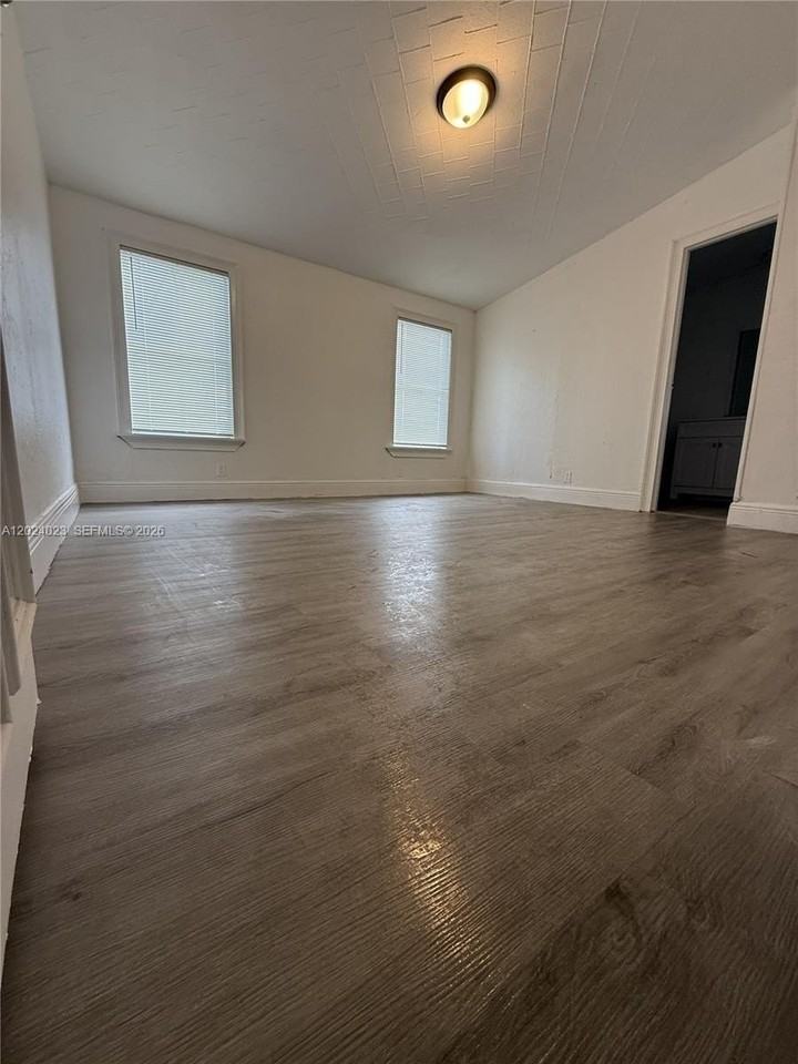 2731 Se 15th St #2731 - Photo 7 of 16