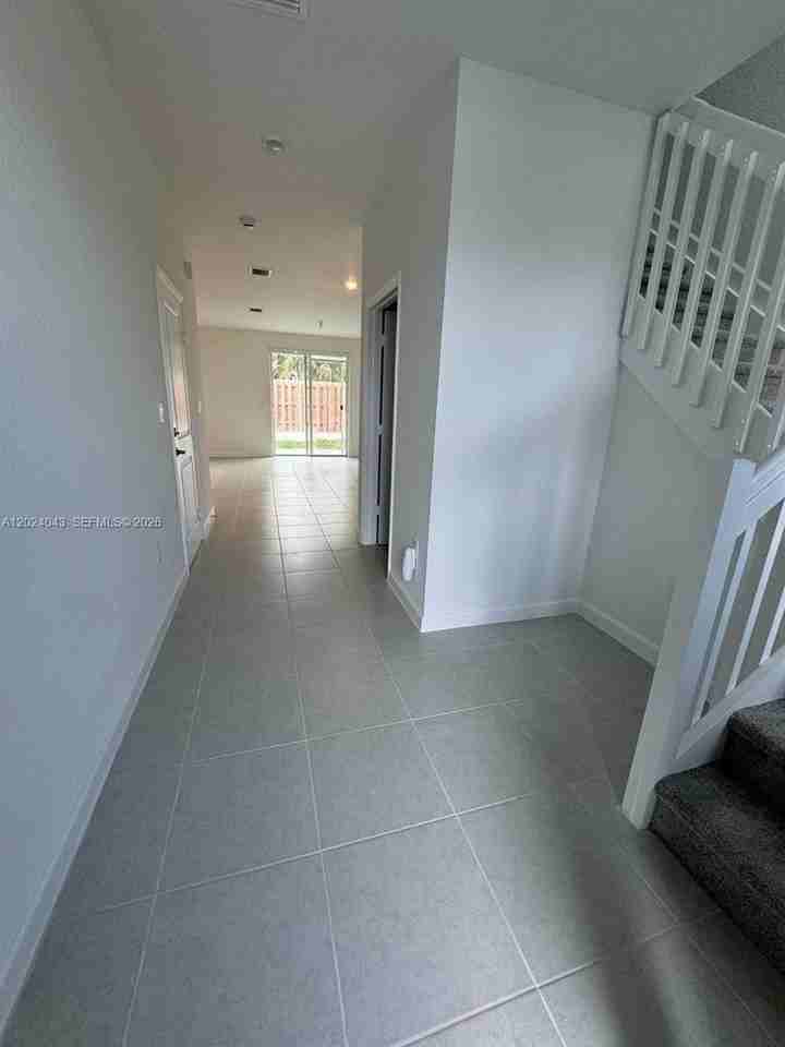 663 Se 13th Street Cir - Photo 2 of 4