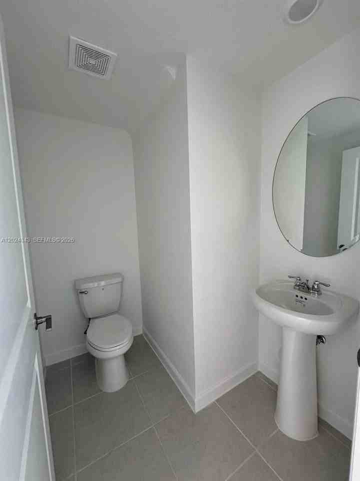 663 Se 13th Street Cir - Photo 3 of 4