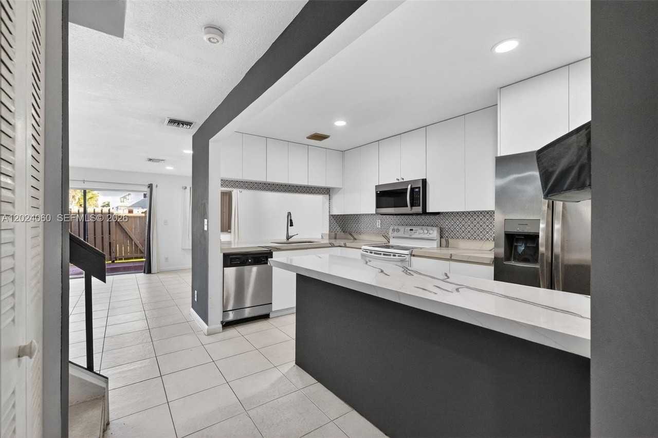 5843 Woodlands Blvd #5843 - Photo 5 of 37