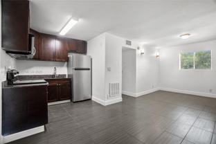 37 Sw 14th St #10 - Photo 1 of 1