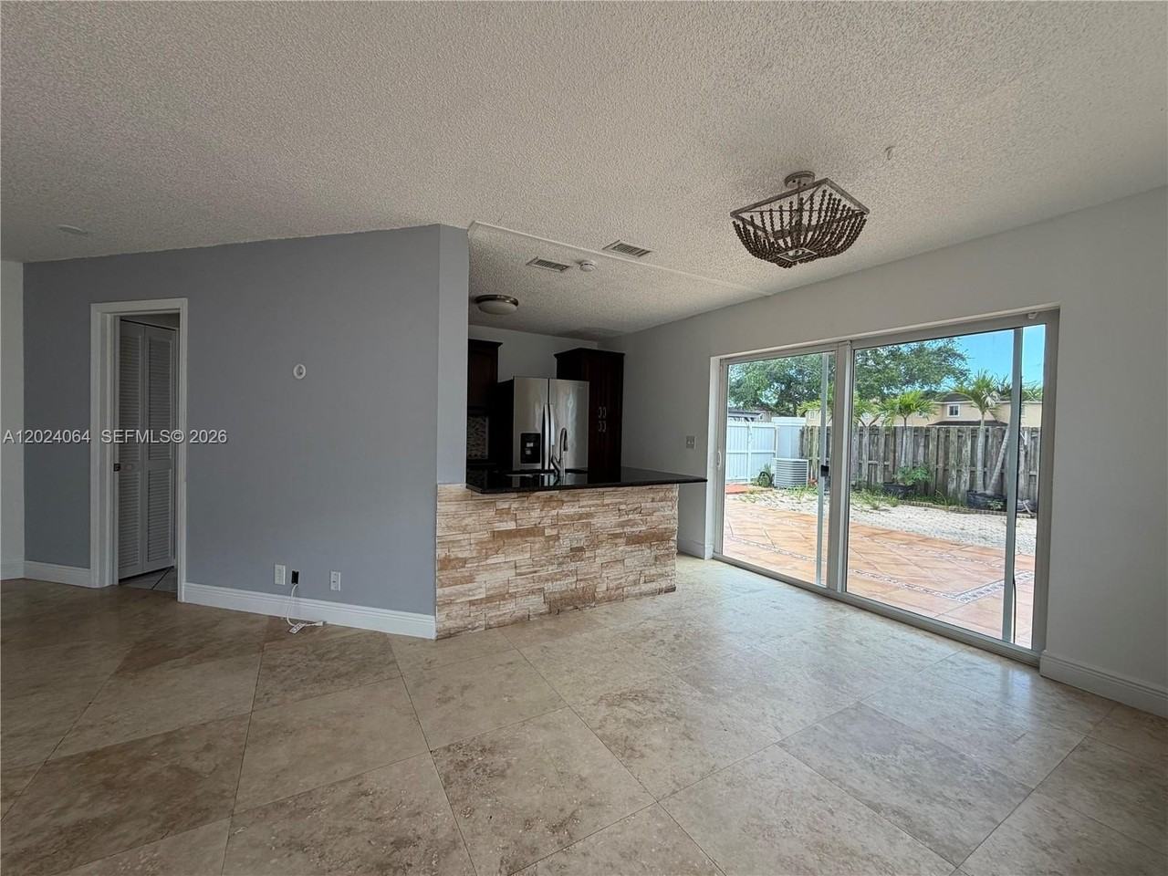17221 Sw 142nd Ct - Photo 4 of 22