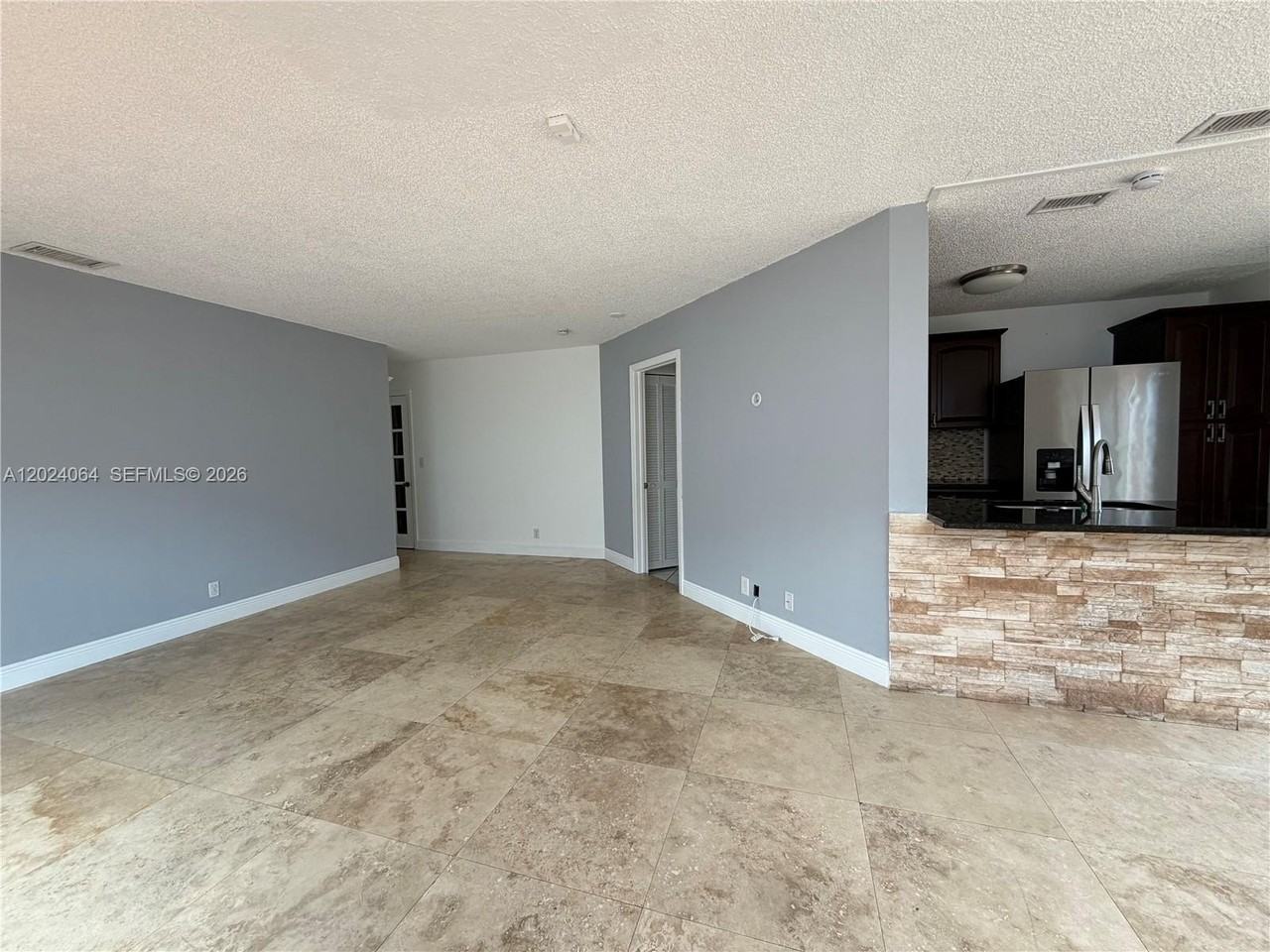 17221 Sw 142nd Ct - Photo 5 of 22