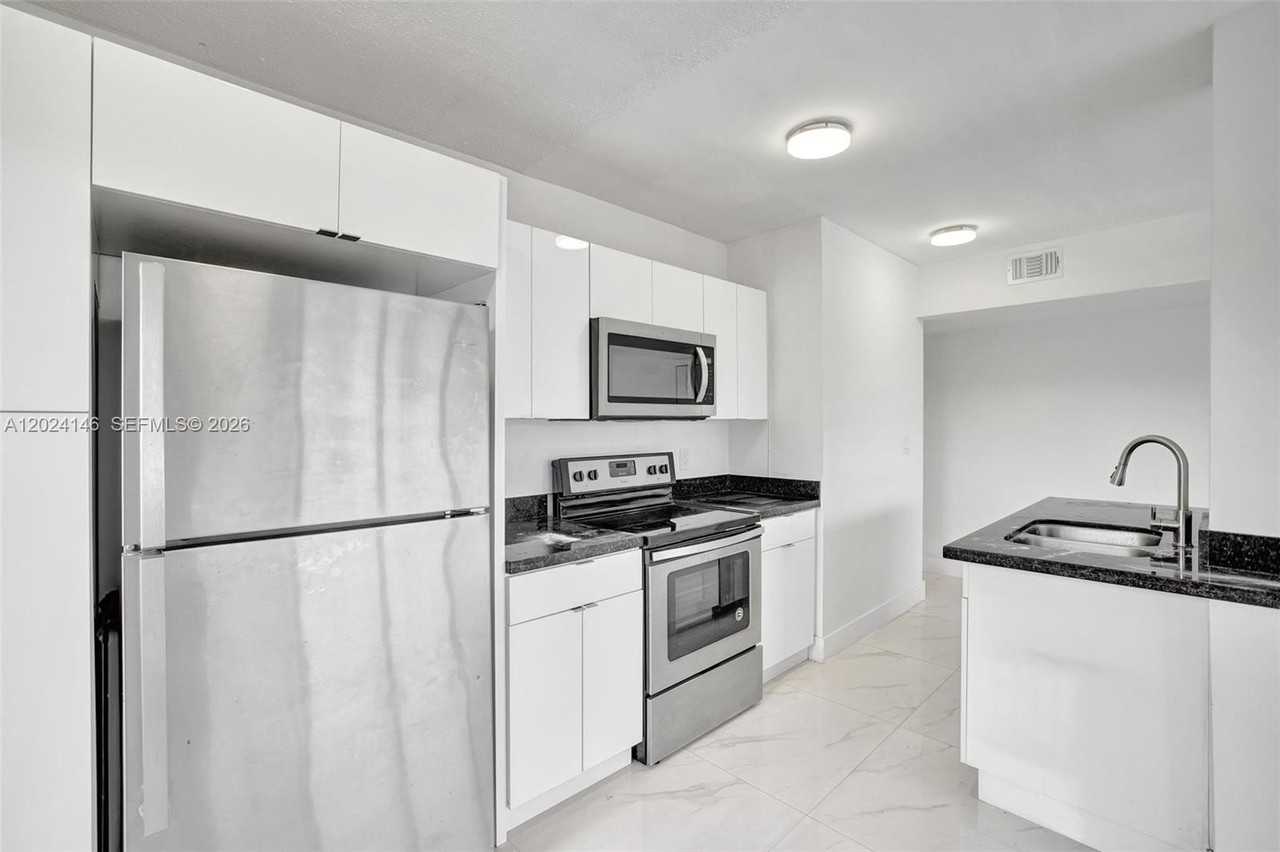 5731 Ne 18th Ave #6 - Photo 2 of 28
