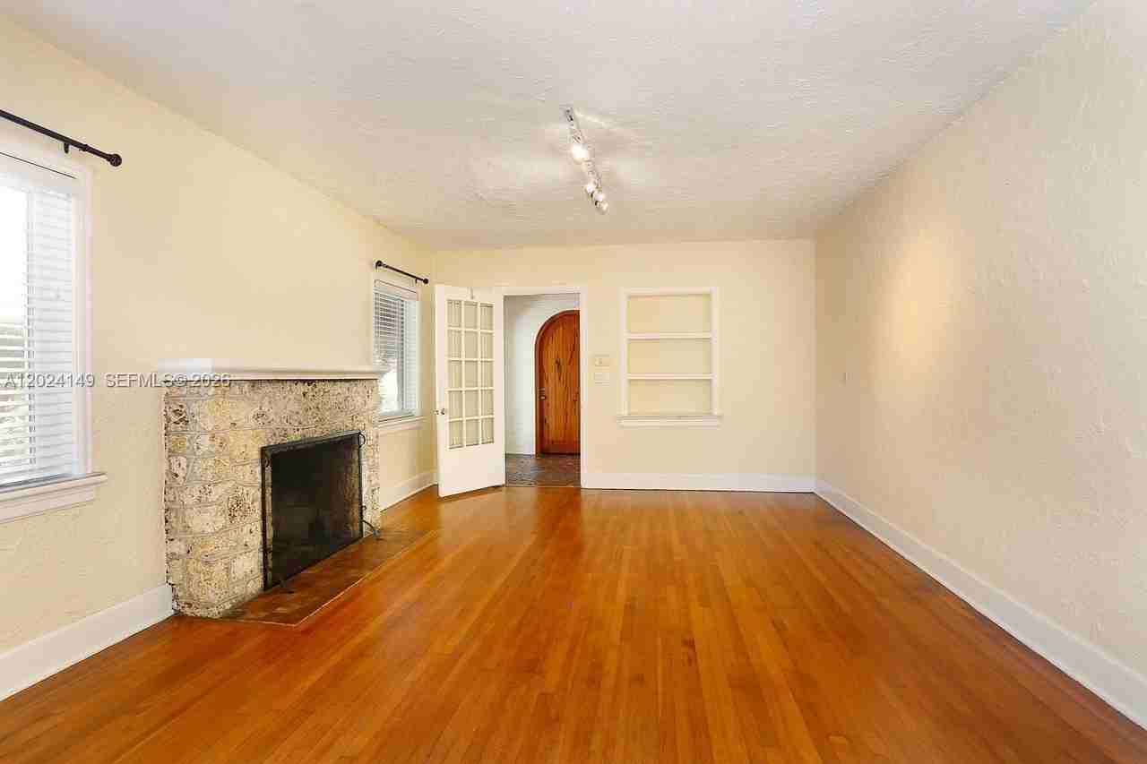 712 Navarre Ave - Photo 5 of 19