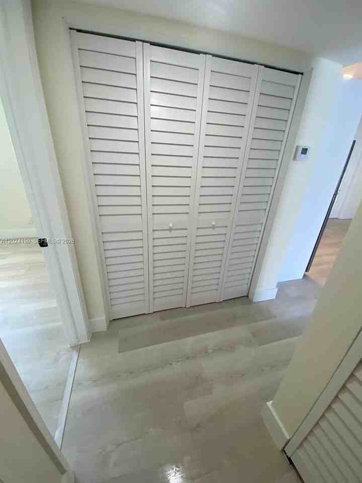 615 Ne 26th St #7 - Photo 7 of 15