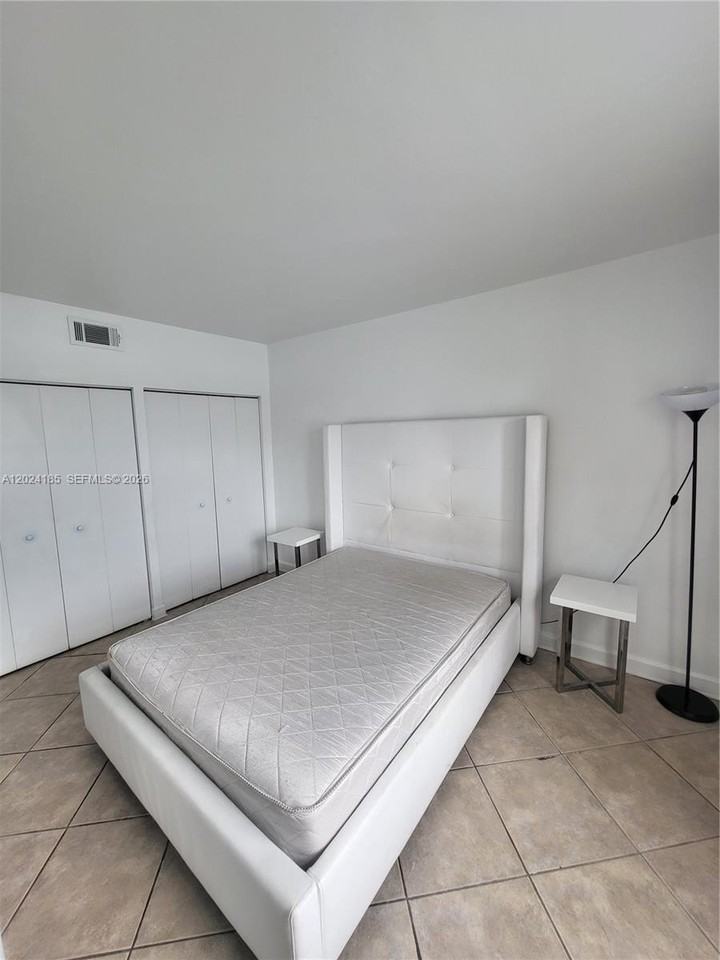1008 Jefferson Ave #303 - Photo 7 of 11