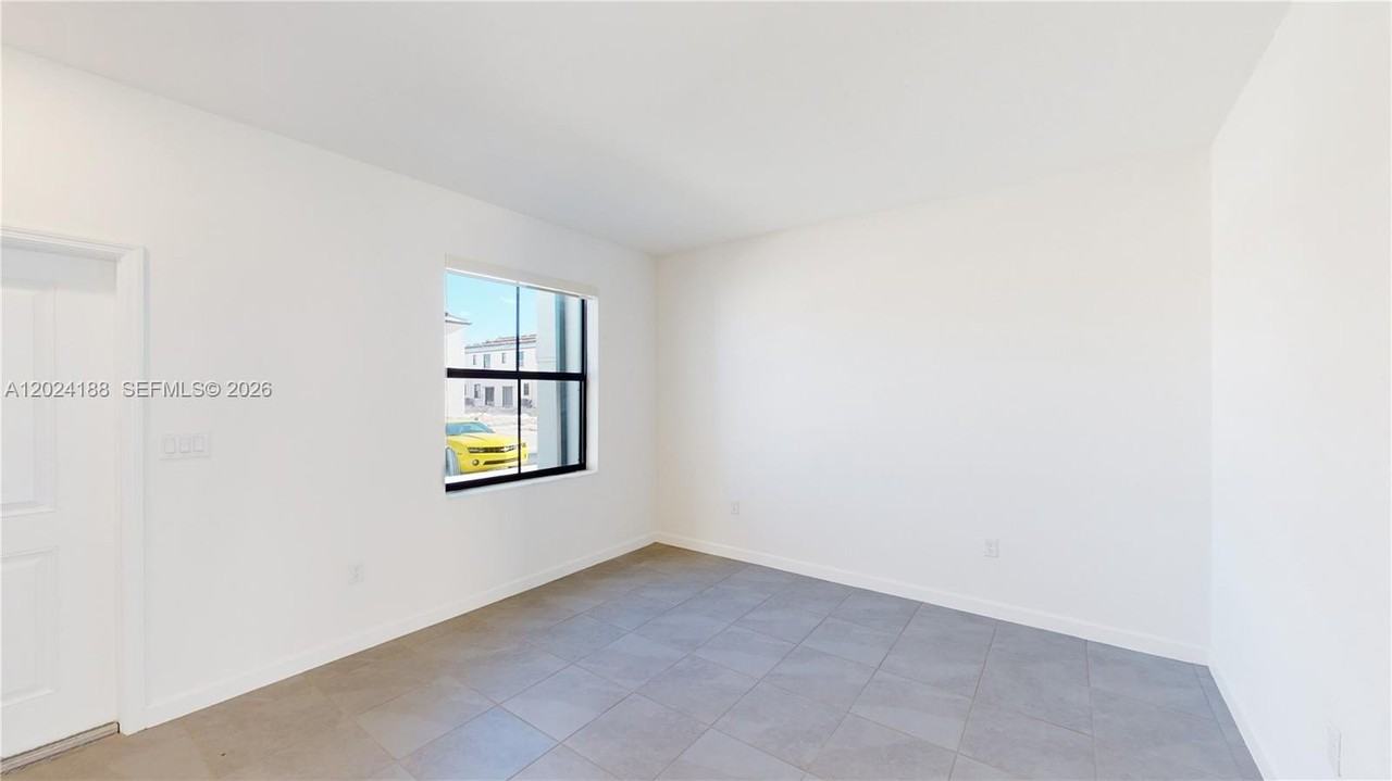 11815 Sw 246th Ter - Photo 5 of 20