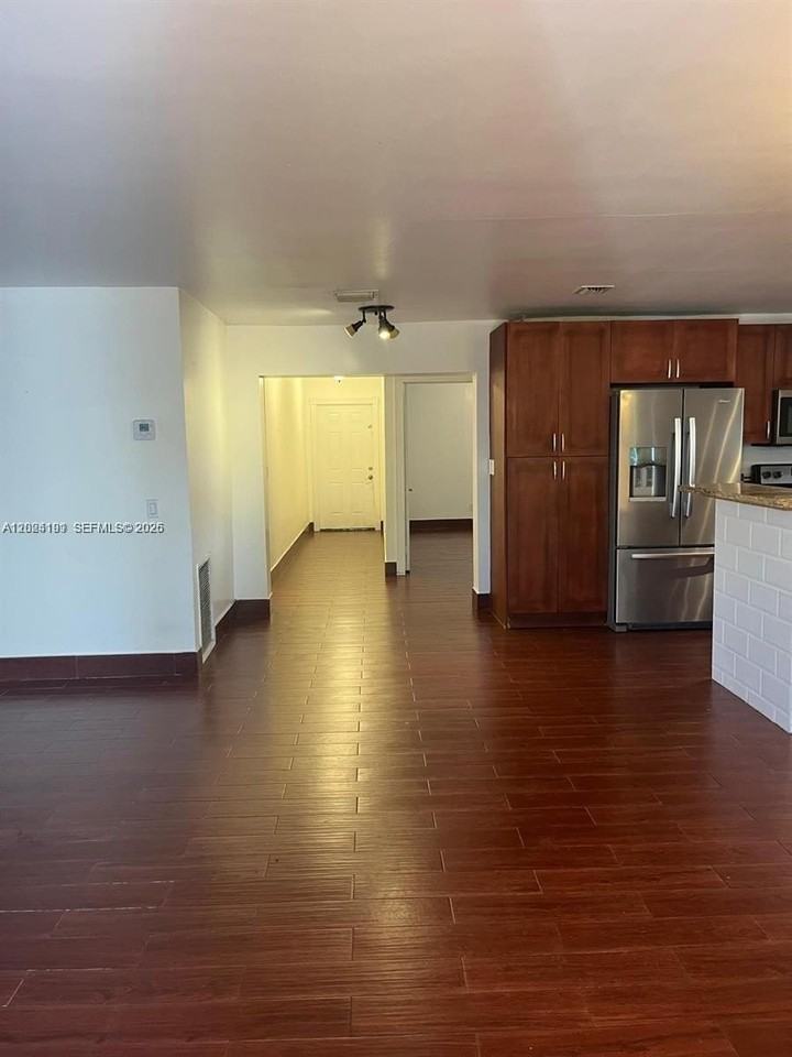 1912 Taylor St - Photo 7 of 17