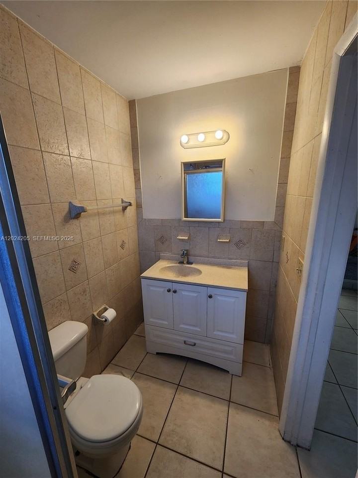 120 Sw 80th Ave #2 - Photo 6 of 11