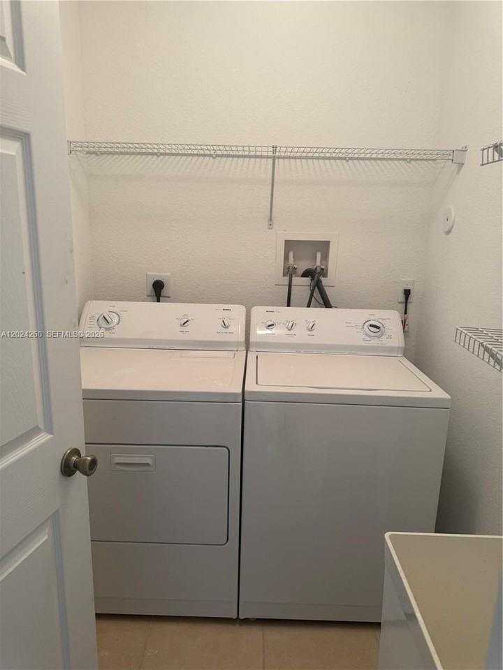 2851 Riverside Dr #205N - Photo 6 of 15