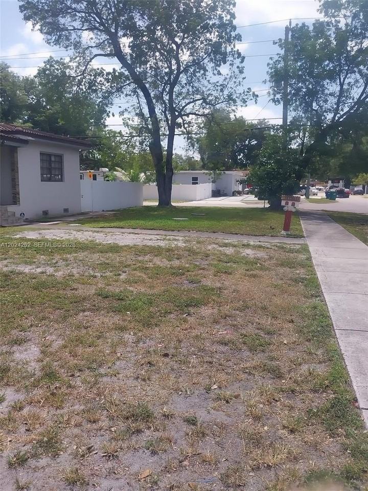 2034 Nw 93rd St #0 - Photo 2 of 16