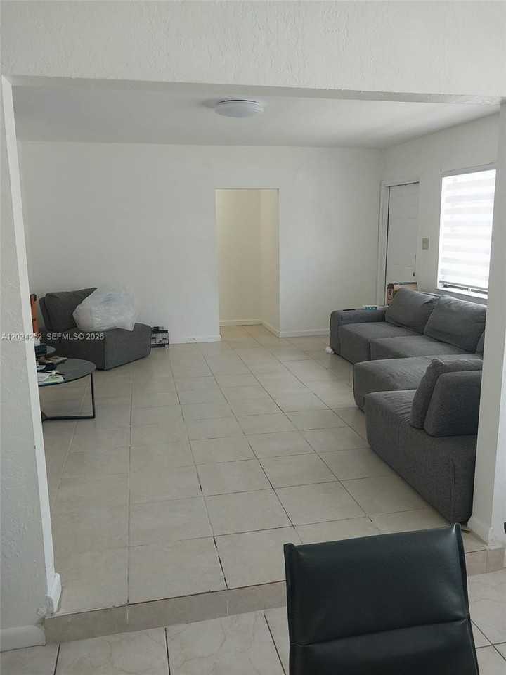 2034 Nw 93rd St #0 - Photo 4 of 16