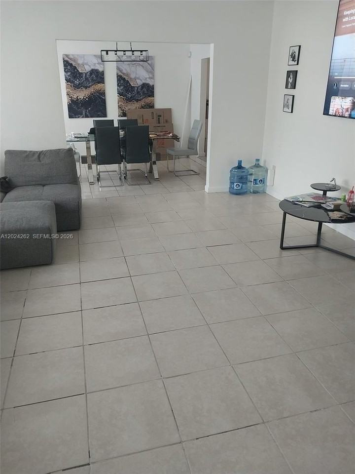 2034 Nw 93rd St #0 - Photo 5 of 16