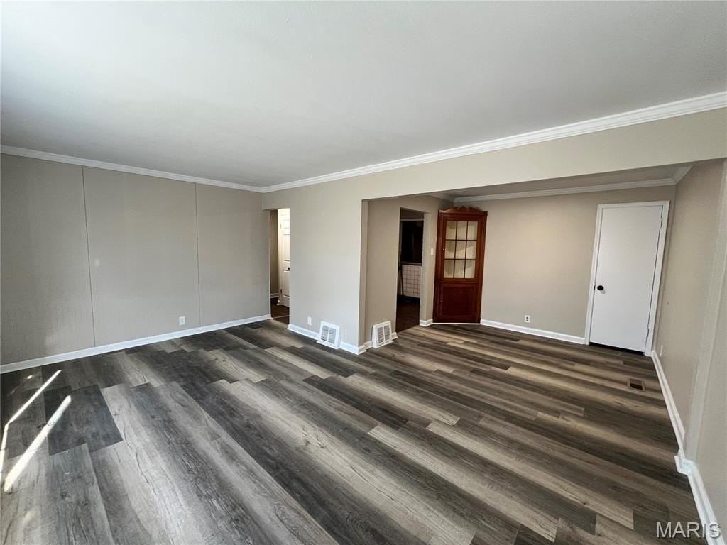 10518 Ewell Dr - Photo 4 of 16