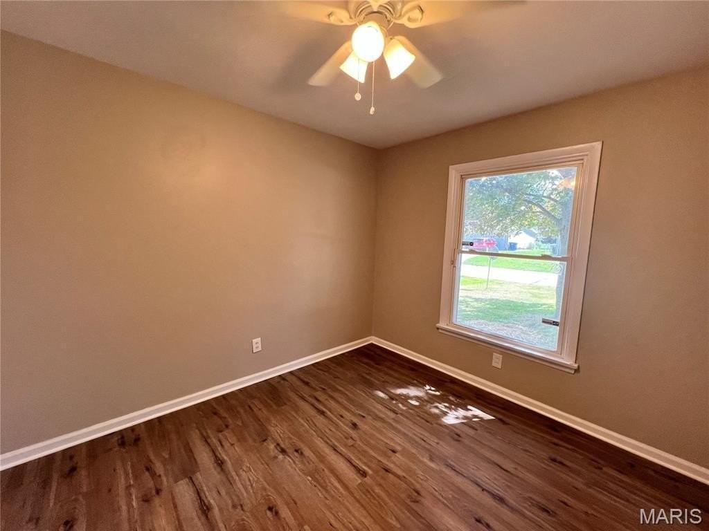 1311 Claudine Dr - Photo 5 of 16