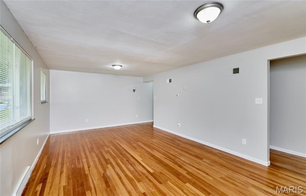 1125 Meadowlark Dr - Photo 4 of 33