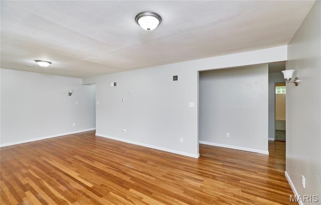 1125 Meadowlark Dr - Photo 5 of 33