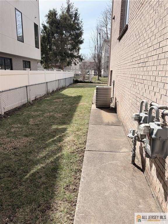 292 Myrtle Ave #A - Photo 3 of 16