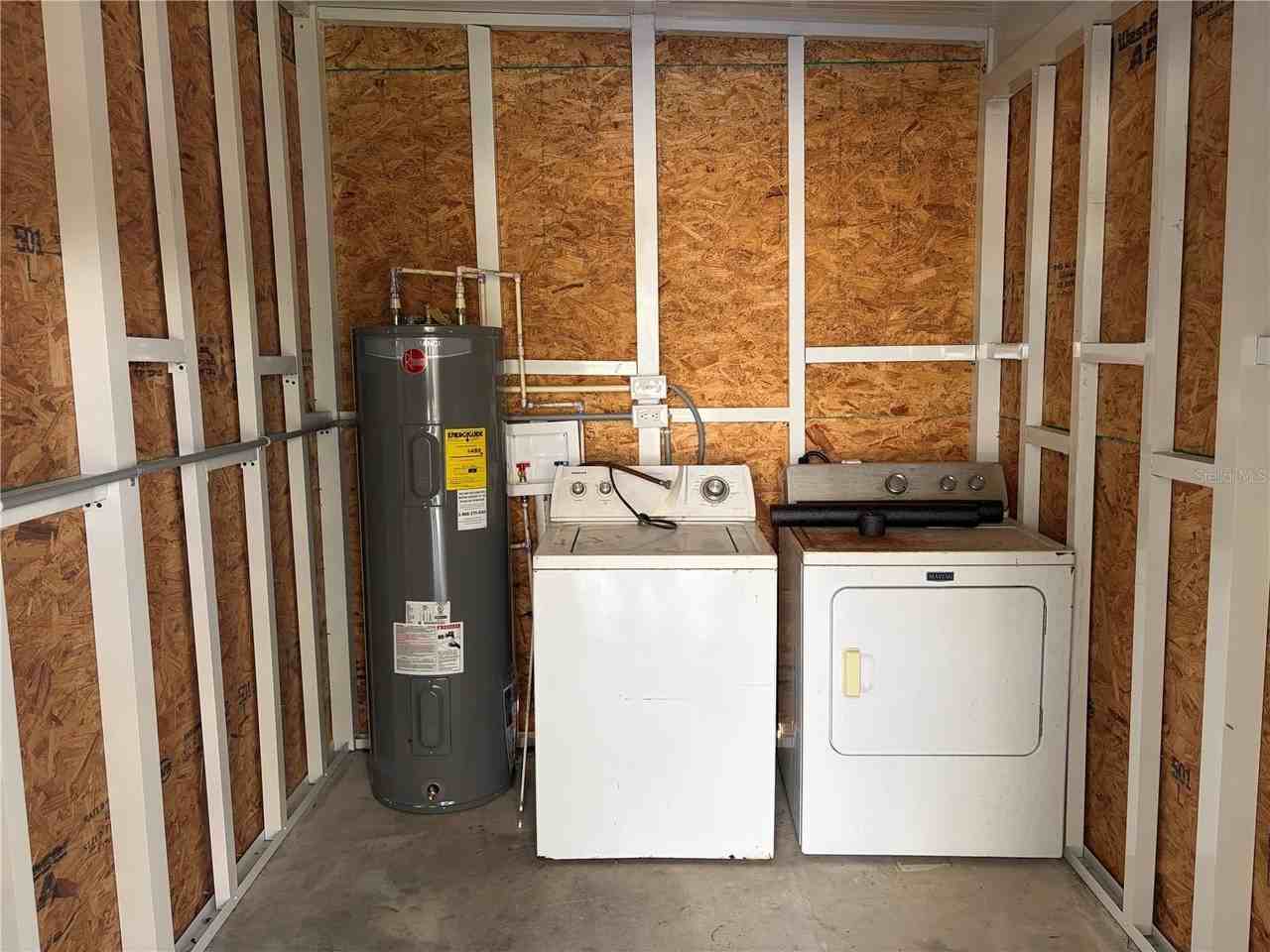 5221 Beechmont Ave - Photo 4 of 50