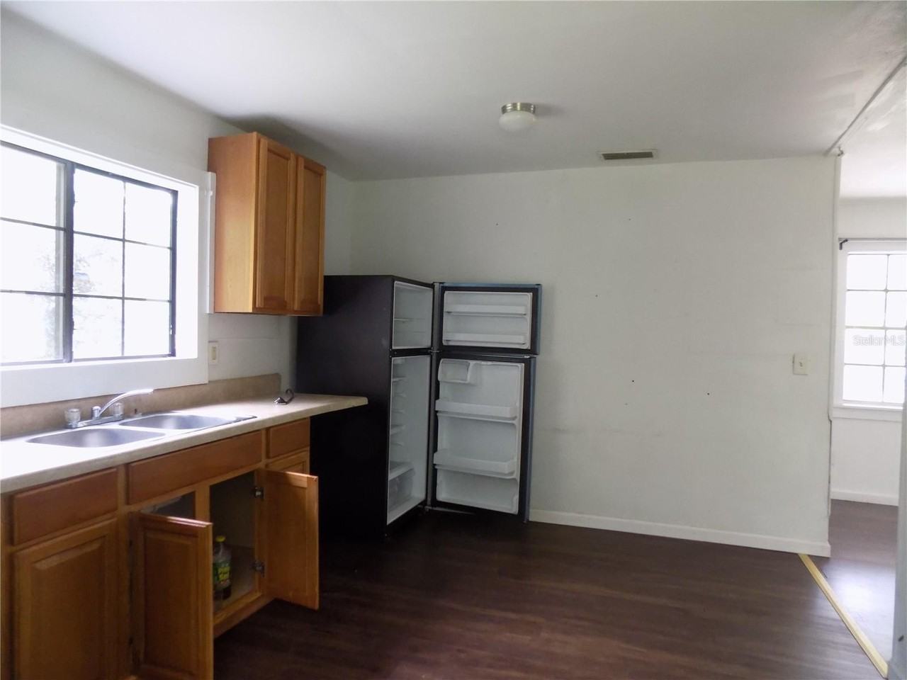 2405 Ne 70th Ter - Photo 7 of 16