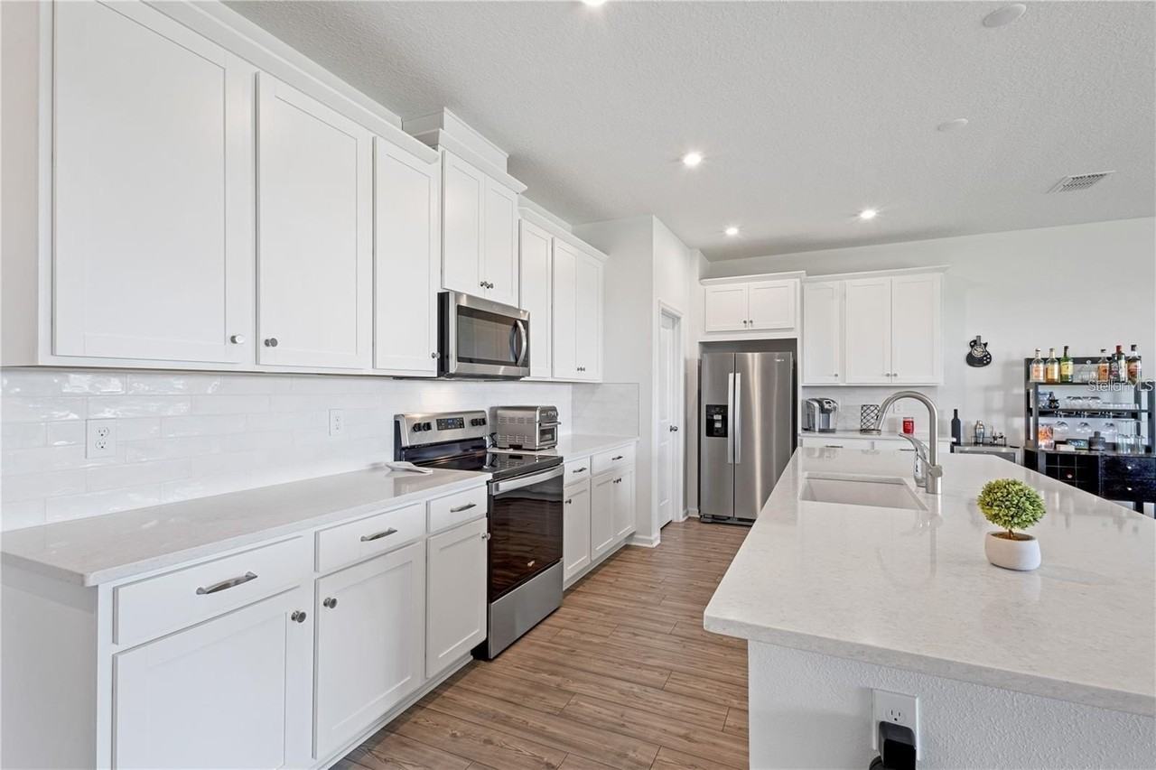 2085 Valencia Blossom St - Photo 7 of 50