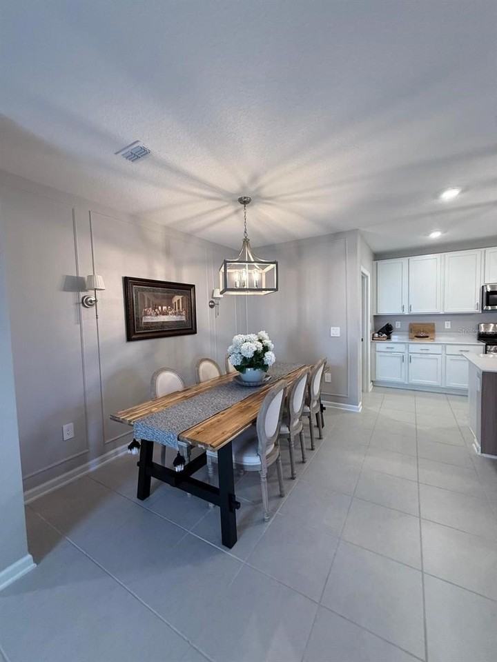 5617 Gingham Dr - Photo 4 of 38