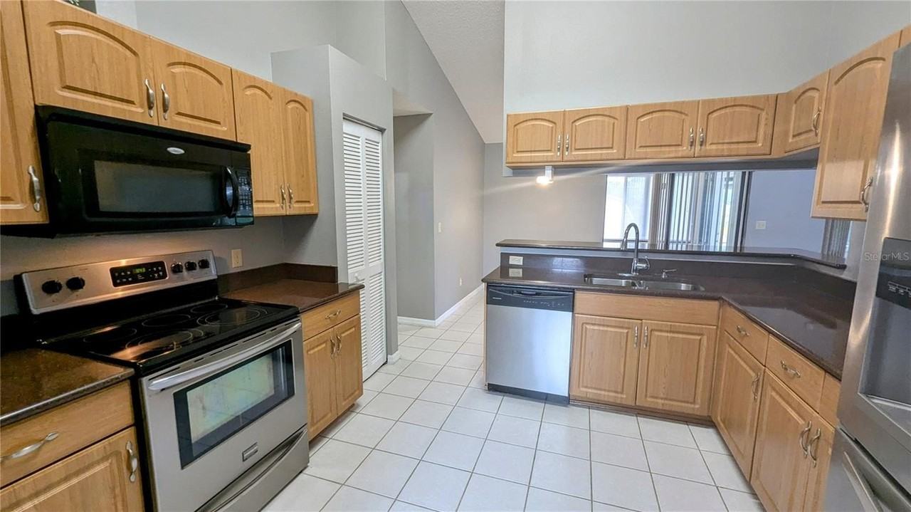 926 Chelsea Way - Photo 2 of 22