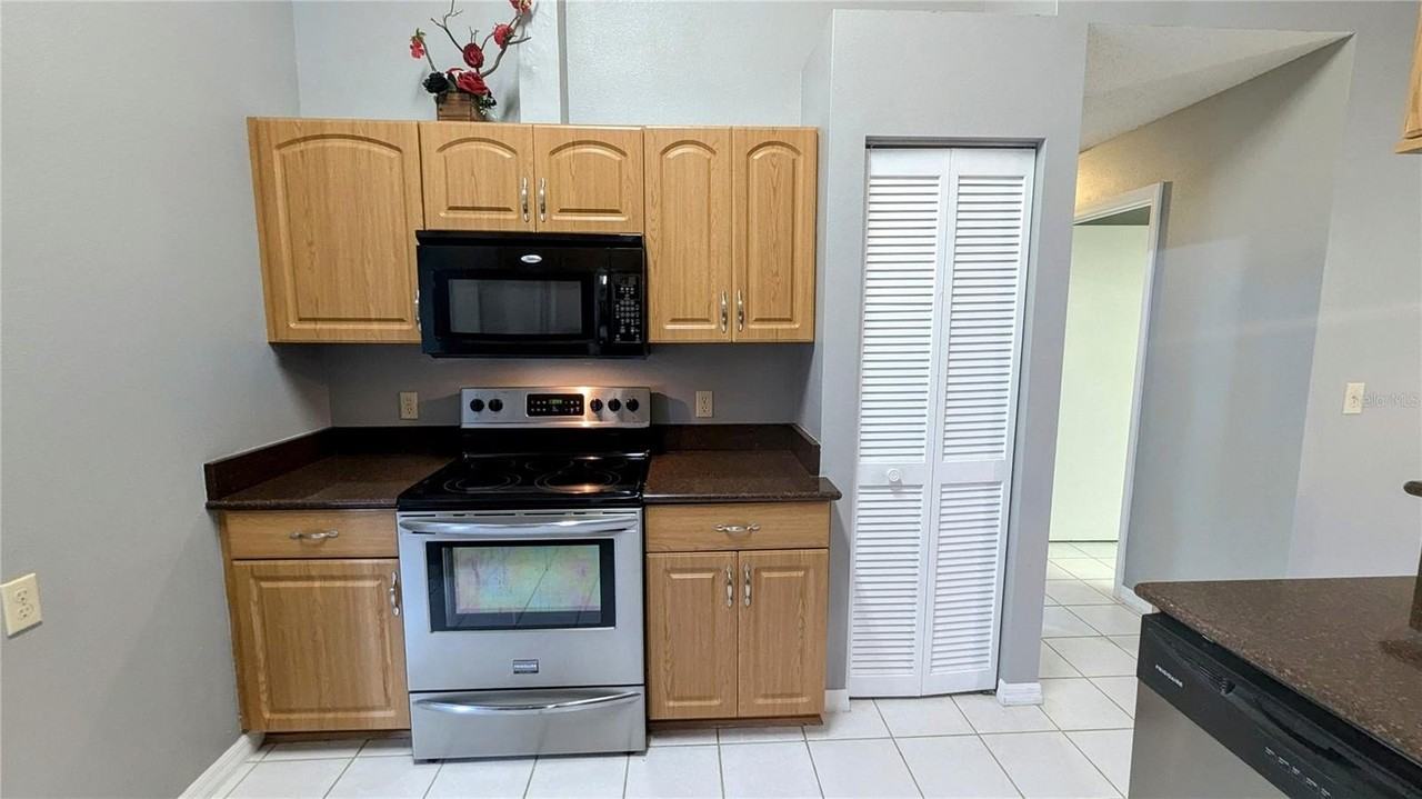 926 Chelsea Way - Photo 3 of 22