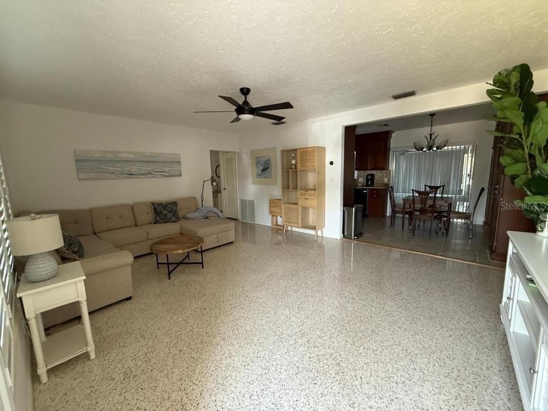 6015 Carlton Ave - Photo 2 of 12
