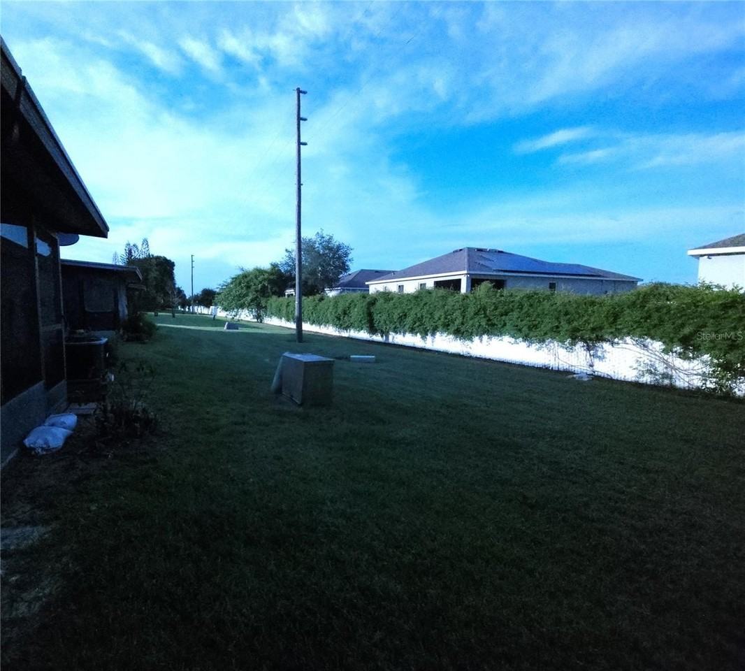 2510 King Oak Cir - Photo 3 of 14