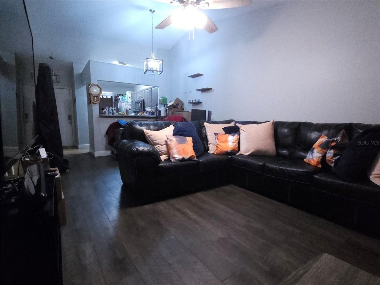 2510 King Oak Cir - Photo 4 of 14