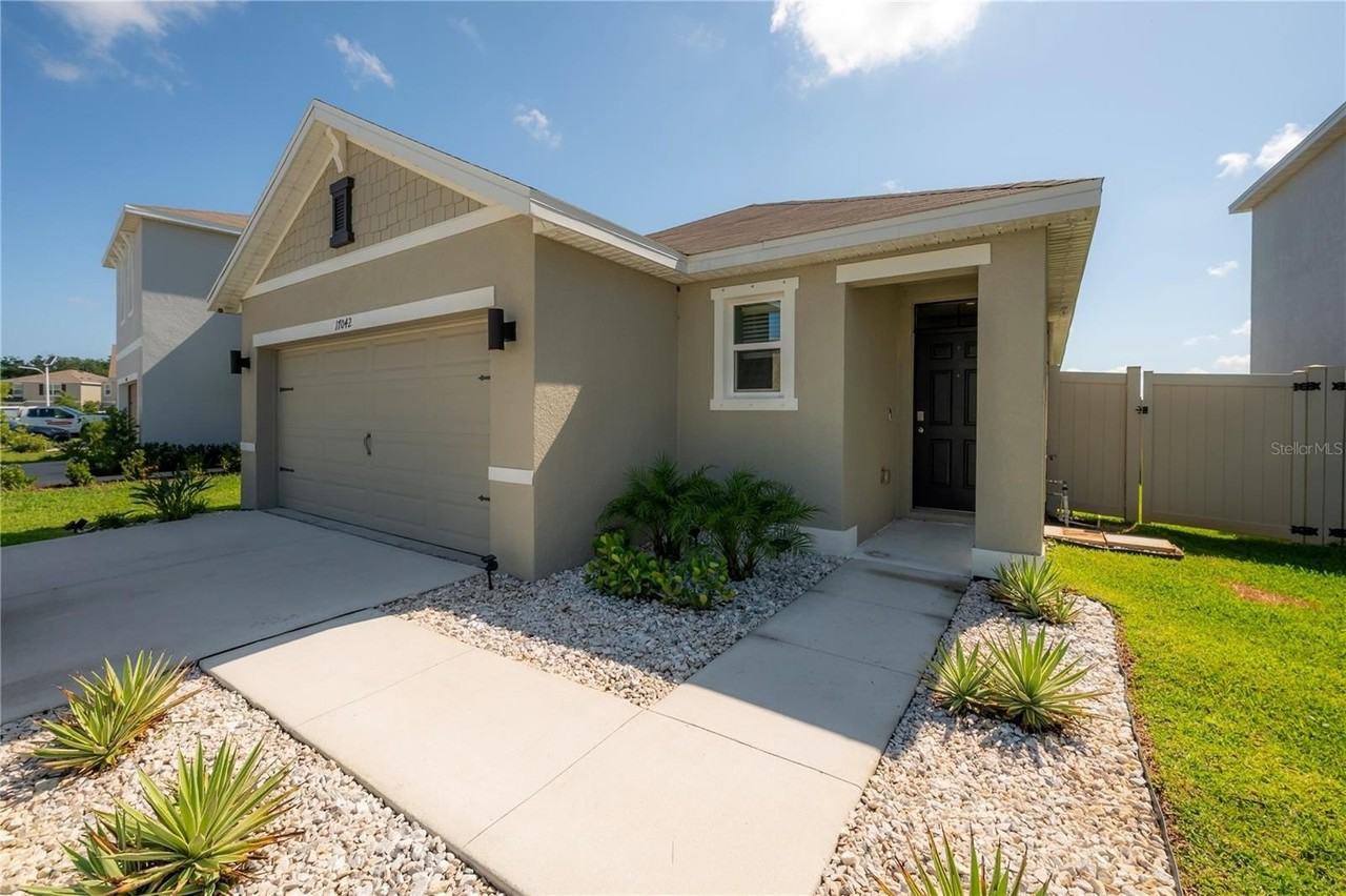 17042 Oval Rum Dr - Photo 3 of 50