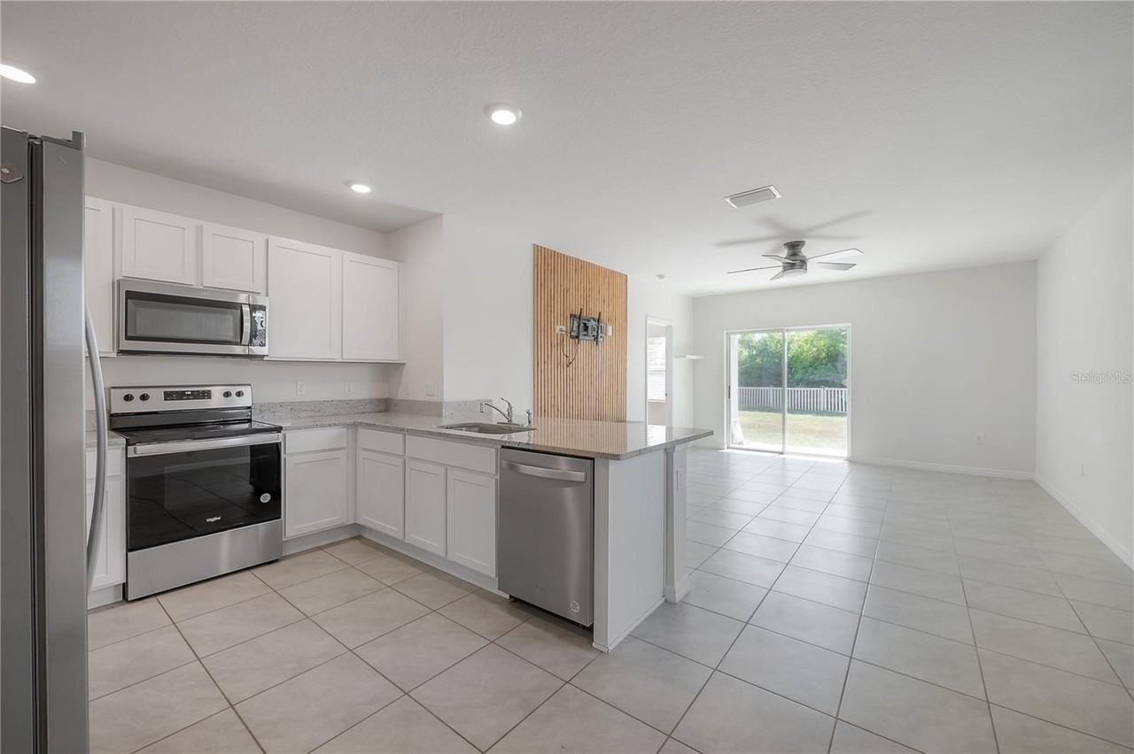 17042 Oval Rum Dr - Photo 7 of 50