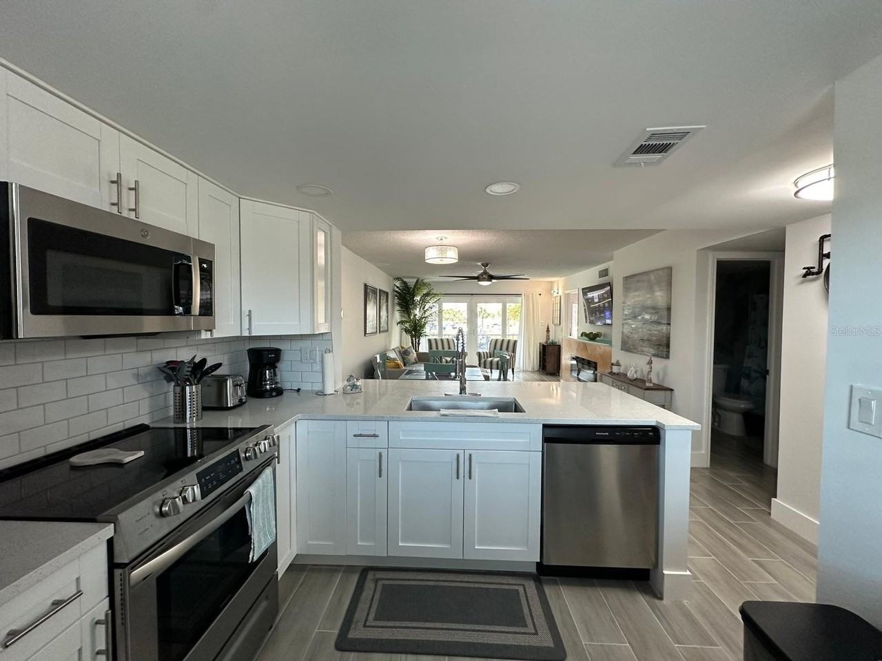 301 87th Ave #203 - Photo 3 of 17