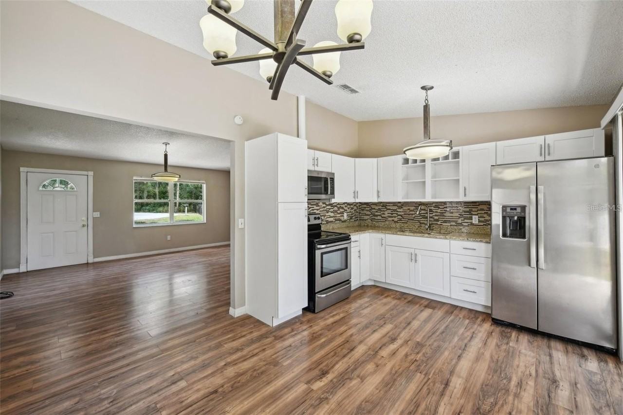 5 Cedar Ln - Photo 6 of 23