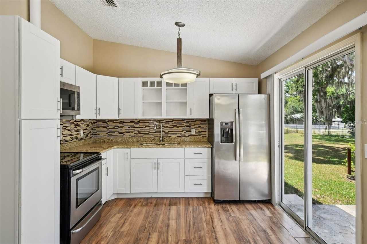 5 Cedar Ln - Photo 7 of 23