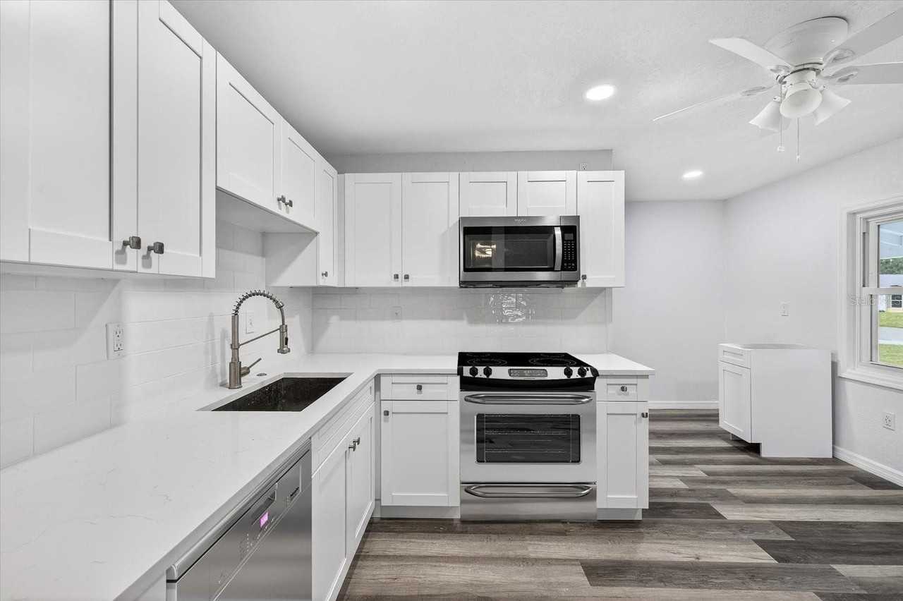 5801 Magnolia St N - Photo 5 of 22