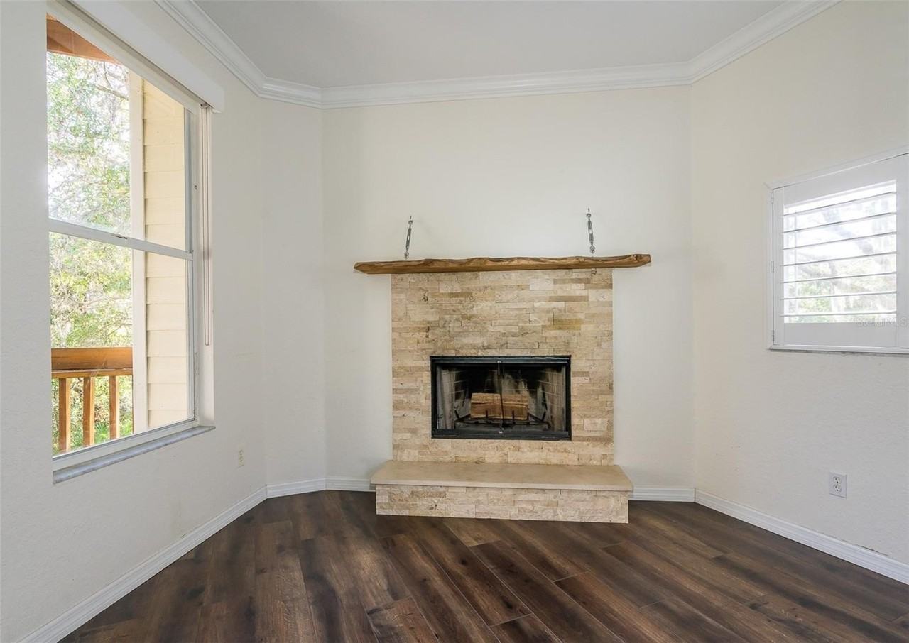 1381 Curlew Rd - Photo 5 of 37