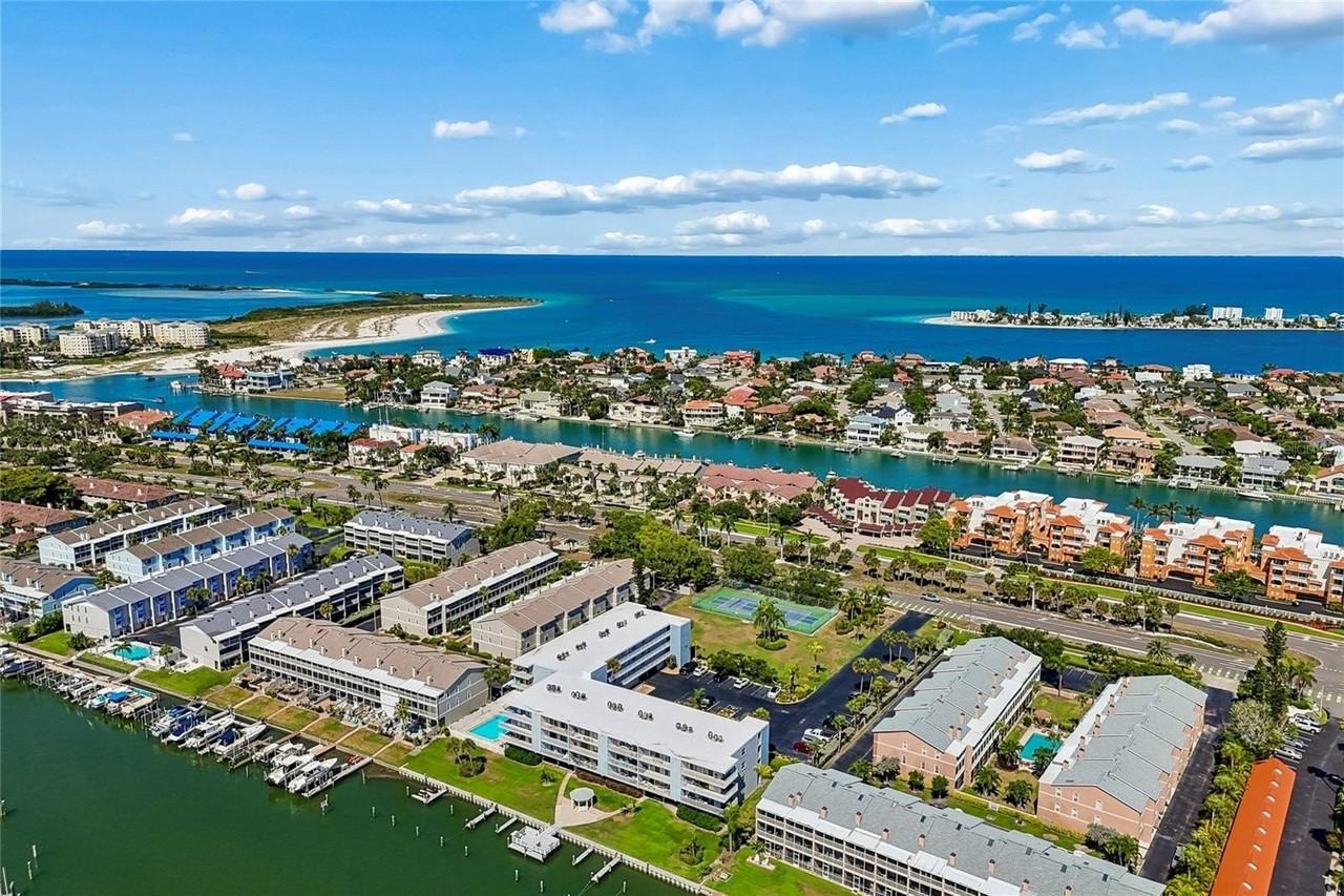 719 Pinellas Bayway S #301 - Photo 6 of 50