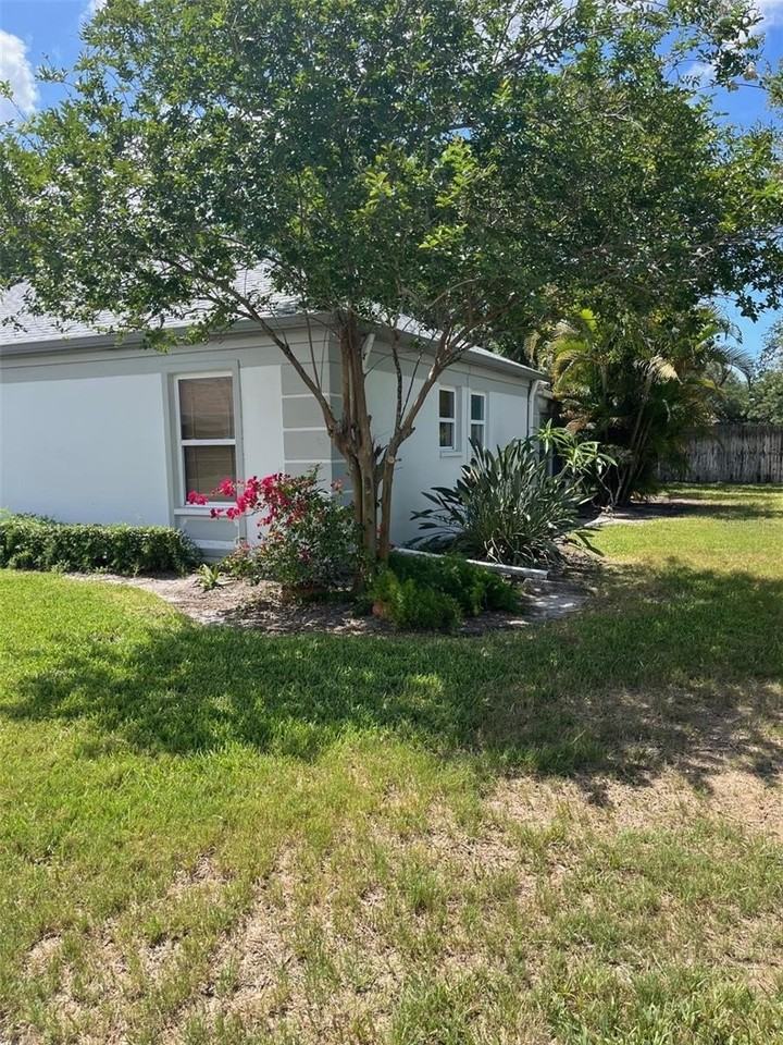 8372 Candlewood Rd - Photo 3 of 13