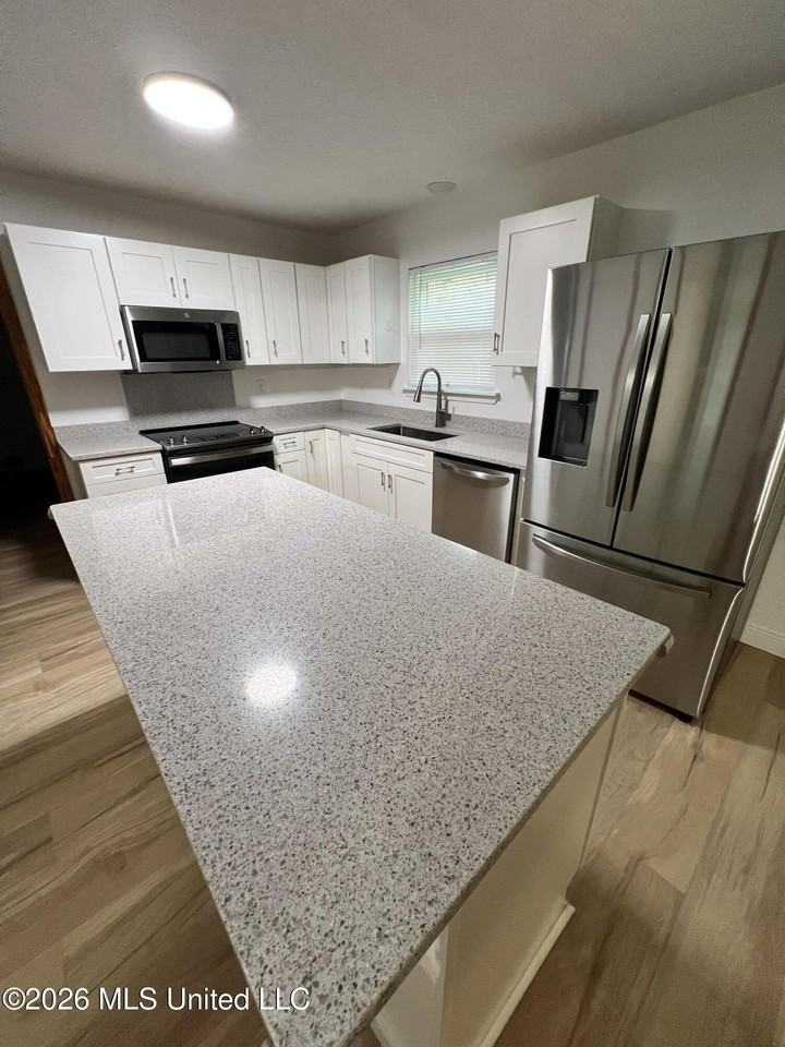 11258 Laura Ln - Photo 5 of 14