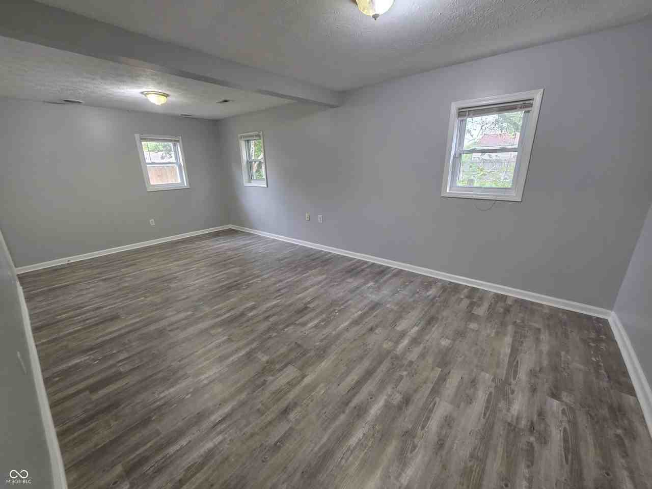 410 N 20th Ave - Photo 3 of 15