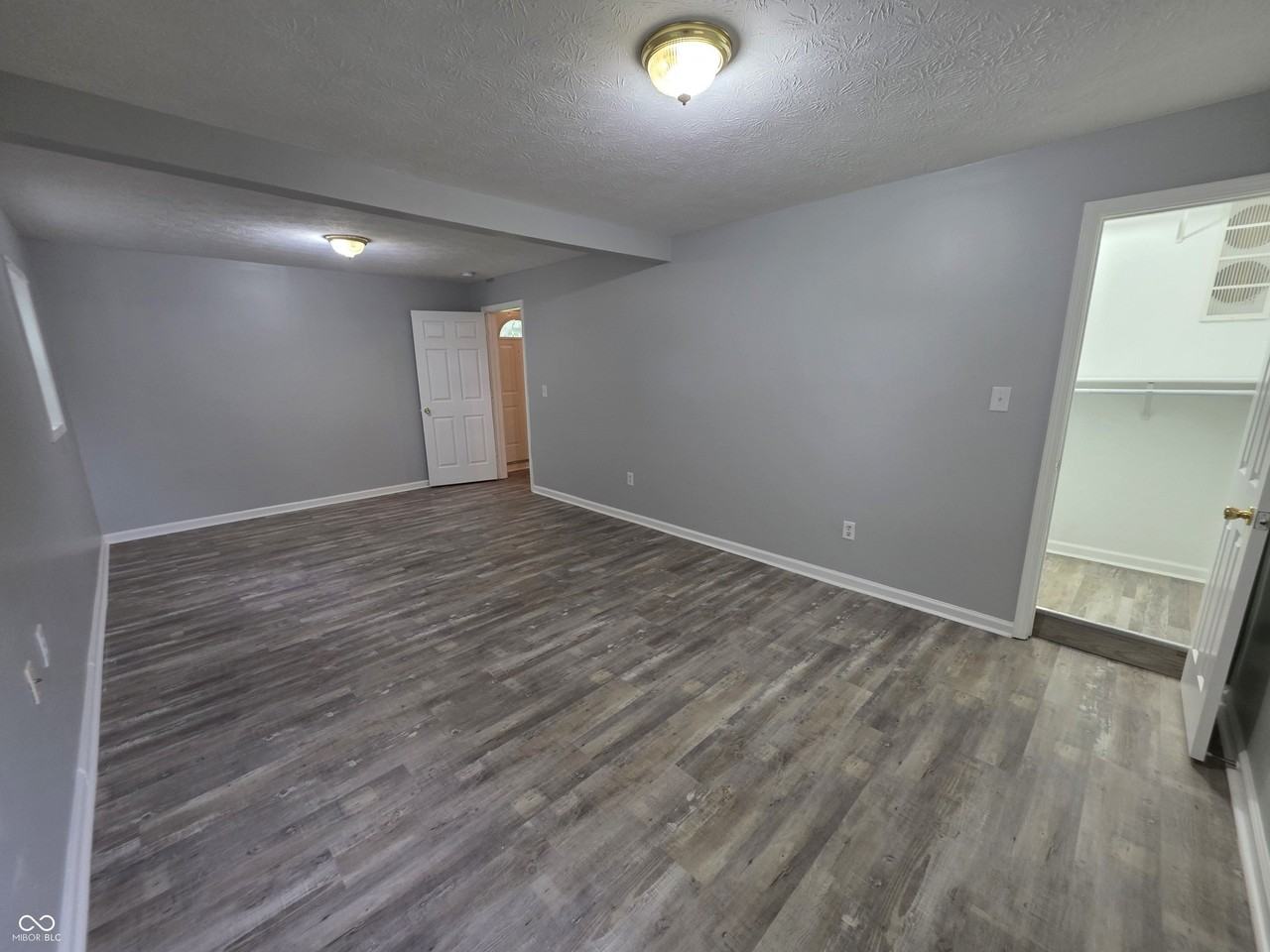 410 N 20th Ave - Photo 5 of 15