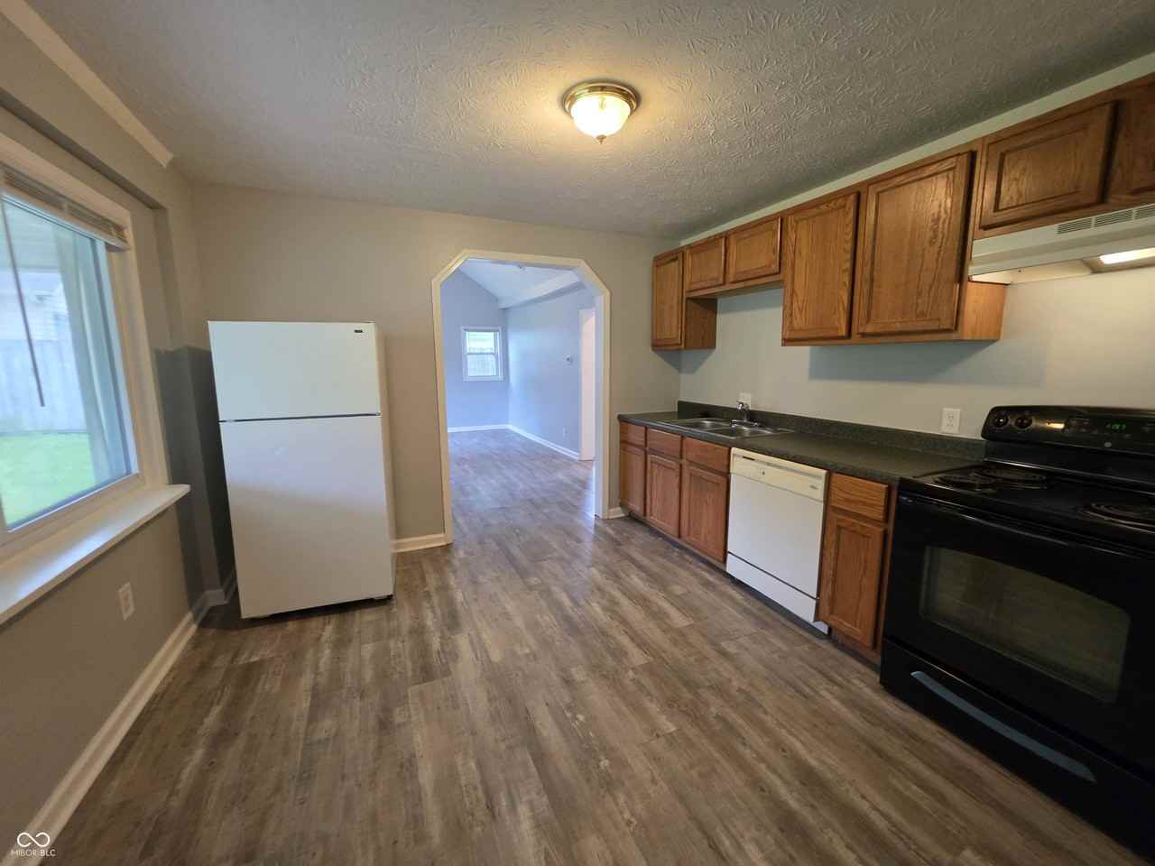 410 N 20th Ave - Photo 6 of 15