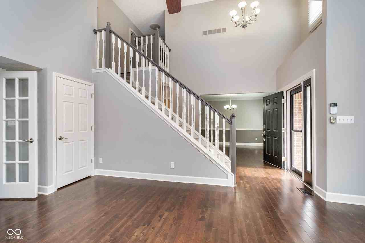 13738 Roswell Dr - Photo 2 of 28