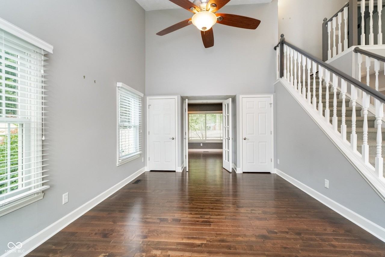 13738 Roswell Dr - Photo 3 of 28
