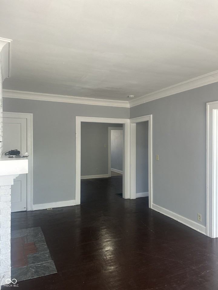 636 E 37th St #5 - Photo 6 of 24
